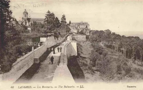 AK / Ansichtskarte LANGRES 52 Haute-Marne Remparts Stadtmauer Weg Passanten Baeume Kirche Bastion
