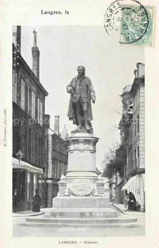 AK / Ansichtskarte LANGRES 52 Haute-Marne Diderot-Statue Denkmal Strasse Gebaeude Passant Laterne