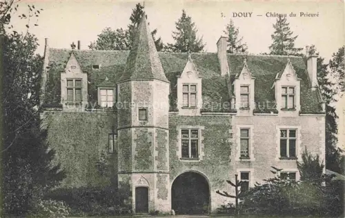 AK / Ansichtskarte Douy Chateaudun 28 Eure-et-Loir Château-du-Prieuré Schloss Turm Tor Baeume Backstein