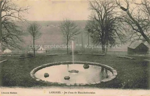 AK / Ansichtskarte LANGRES 52 Haute-Marne Jet-d eau-de-Blanchefontaine Springbrunnen Teich Park Baeume Nebel