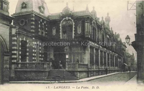 AK / Ansichtskarte LANGRES 52 Haute-Marne La-Poste Postamt Jugendstil Fassade Treppe Fahrrad Passanten Strasse