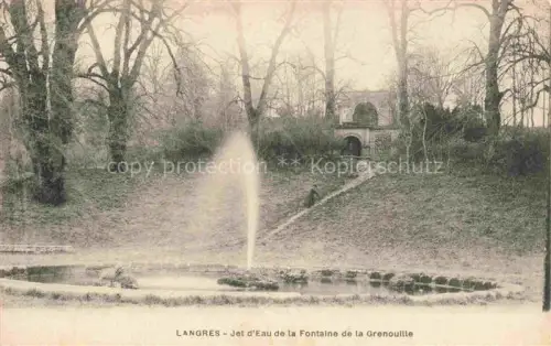 AK / Ansichtskarte LANGRES 52 Haute-Marne Jet-d Eau Fontaine-de-la-Grenouille Brunnen Fontaene Park Teich Baeume Grotte
