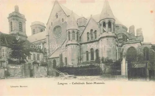 AK / Ansichtskarte LANGRES 52 Haute-Marne Cathédrale-Saint-Mammès Kathedrale Romanisch Chor Turm Gitter Platz