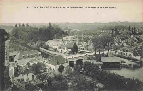 AK / Ansichtskarte CHATEAUDUN 28 Eure-et-Loir Pont-Saint-Médard Brasserie Abreuvoir Fluss Stadtansicht Daecher Baeume