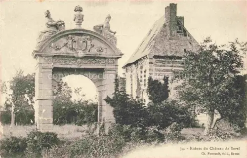 AK / Ansichtskarte Sorel-Moussel DREUX 28 Eure-et-Loir Ruinen-du-Château-de-Sorel Torbogen Skulpturen Wappen Ruinen Baeume