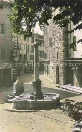 AK / Ansichtskarte Vence-la-Jolie GRAssE 06 Alpes-Maritimes Fontaine-du-XVIe-s Brunnen Place Platane Altstadt Steinfassade Café-Stuehle