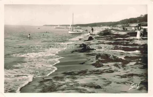 AK / Ansichtskarte Le Pyla-sur-Mer La Teste-de-Buch Arcachon 33 Gironde Plage Strand Segelboot Schwimmer Felsen Wellen Badegaeste Meer