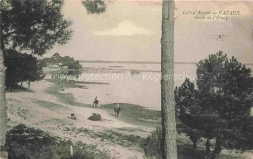 AK / Ansichtskarte Cazaux La Teste-de-Buch Arcachon 33 Gironde Étang-de-Cazaux Seeufer Pinien Reiter Flugzeug Bords-de-l Étang Côte-d Argent