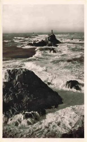AK / Ansichtskarte Pointe du Raz 29 QUIMPER Finistere Pointe-du-Raz Phare-de-la-Vieille Rochers Felsen Wellen Atlantik Leuchtturm Bretagne