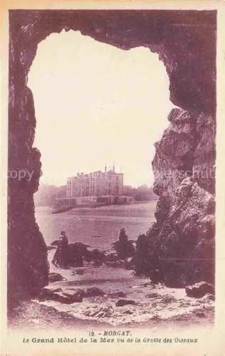 AK / Ansichtskarte Morgat Chateaulin 29 Finistere Grand-Hôtel-de-la-Mer Grotte-des-Oiseaux Hoehle Strand Felsen Hotel Meer Personen