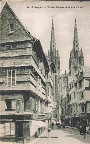 AK / Ansichtskarte QUIMPER 29 Finistere Rue-Kéréon Vieilles-Maisons Kathedrale Fachwerkhaus Strasse Geschaefte Passanten
