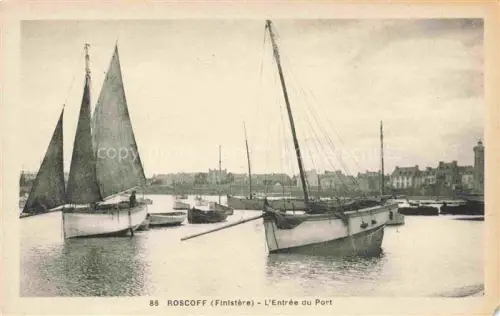 AK / Ansichtskarte ROSCOFF 29 Finistere Entrée-du-Port Hafen Segelboote Fischerboote Stadtansicht