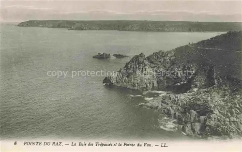 AK / Ansichtskarte Pointe du Raz 29 QUIMPER Finistere Baie-des-Trépassés Pointe-du-Van Felsen Meer Klippen Kueste
