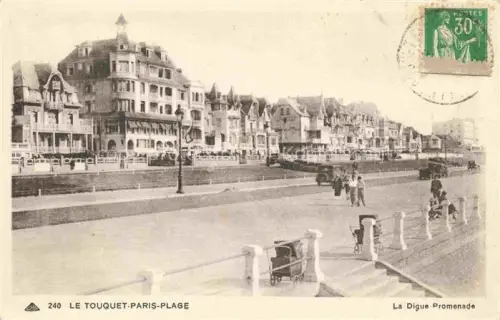 AK / Ansichtskarte LE TOUQUET-PARIS-PLAGE Le Montreuil 62 Pas-de-Calais Digue-Promenade Strandpromenade Hotels Villen Kinderwagen Passanten Autos