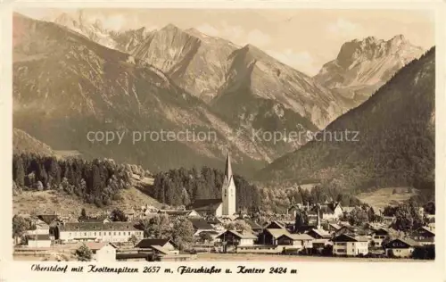 AK / Ansichtskarte OBERSTDORF Bayern Krottenspitzen Fuerschiesser Kratzer Allgaeu Bergpanorama Kirchturm Ortschaft Gebirge