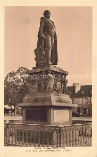AK / Ansichtskarte Pfalzburg Phalsbourg 57 Moselle Maréchal-Lobau Georges-Mouton Denkmal Statue Platz Baeume Haeuser