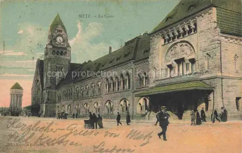 AK / Ansichtskarte METZ  57 Moselle Gare Bahnhof Uhrturm Passanten Kutsche Gruenderzeitbau