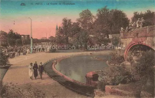 AK / Ansichtskarte METZ  57 Moselle Grotte-de-l Esplanade Park Teich Passanten Baeume Promenade