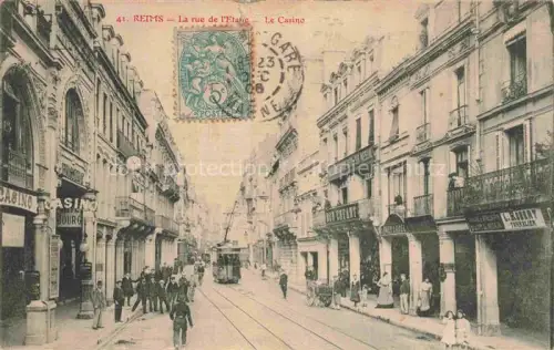 AK / Ansichtskarte REIMS 51 Marne Rue-de-l Etape Casino Strassenbahn Geschaefte Passanten Balkone