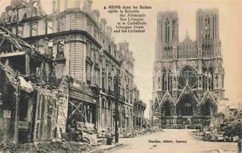 AK / Ansichtskarte REIMS 51 Marne Rue-Libergier Cathédrale-de-Reims Kriegsruinen Kriegsschaeden Ruinen Fassaden