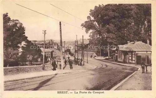AK / Ansichtskarte BREST 29 Finistere Porte-du-Conquet Strasse Tramschienen Telegrafenmasten Fussgaenger Haeuser Baeume