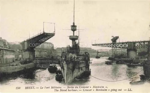 AK / Ansichtskarte BREST 29 Finistere Port-Militaire Croiseur-Montcalm Hafen Hubbruecke Kriegsschiff Marine Lévy