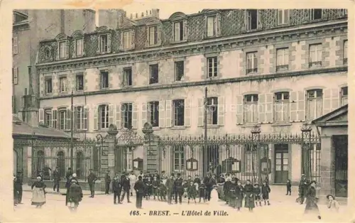 AK / Ansichtskarte BREST 29 Finistere Hôtel-de-Ville Rathaus Fassade Passanten Gitter Kinder Gebaeude