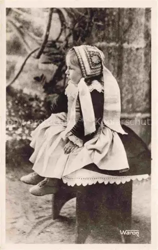 AK / Ansichtskarte Pont-l Abbe QUIMPER 29 Finistere Bigoudène Kleines-Maedchen Tracht Haube Kind Bretonisch