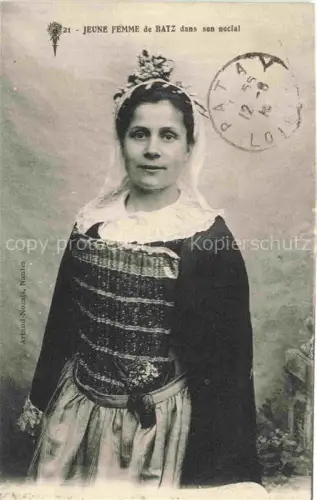 AK / Ansichtskarte Batz-sur-Mer Saint-Nazaire 44 Loire-Atlantique Jeune-Femme Noclal Tracht Hochzeitskleid Bretonisch Haube
