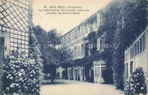 AK / Ansichtskarte Beg-Meil Fouesnant Quimper 29 Finistere Grand-Hotel Geranien Garten Fassade Rankpflanzen Hotelhof