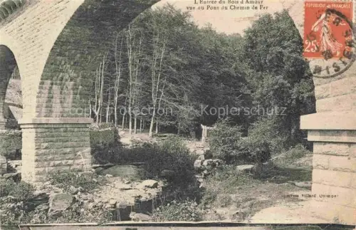 AK / Ansichtskarte QUIMPER 29 Finistere Bois-d Amour Pont-du-Chemin-de-Fer Eisenbahnbruecke Bach Wald Bogen
