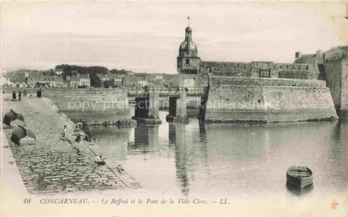 AK / Ansichtskarte CONCARNEAU Quimper 29 Finistere Beffroi Pont-de-la-Ville-Close Uhrturm Bruecke Stadtmauer Hafen Boot Kopfsteinpflaster