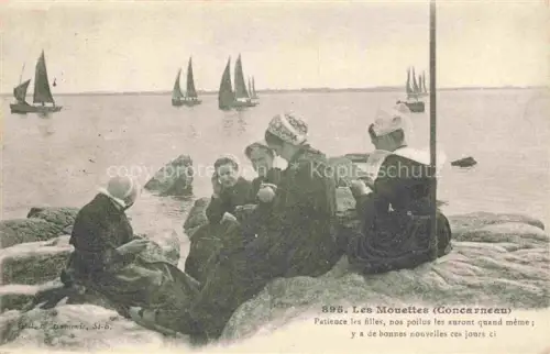 AK / Ansichtskarte CONCARNEAU Quimper 29 Finistere Les-Mouettes Sardinières Fischerboote Segelboote Tracht Bretonische-Frauen Felsen Meer WWI