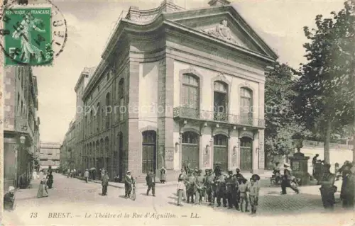 AK / Ansichtskarte BREST 29 Finistere Théâtre Rue-d Aiguillon Theater Soldaten Passanten Strassenszene Gebaeude