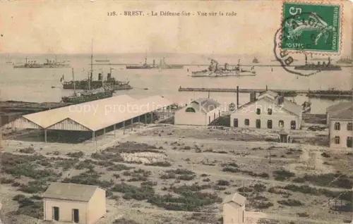 AK / Ansichtskarte BREST 29 Finistere Défense-fixe Rade Kriegsschiffe Hafen Lagerhallen Kuestenverteidigung Schiffe