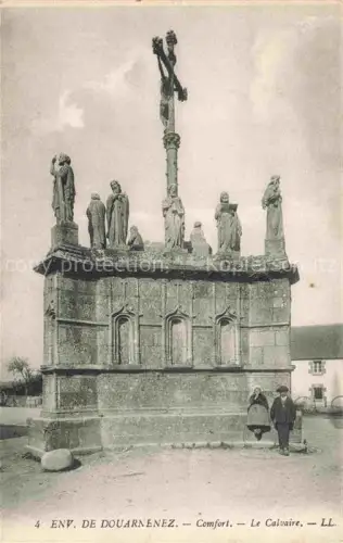AK / Ansichtskarte Confort  Confort-Meilars 29 Finsitere Calvaire Steinkreuz Heiligenfiguren Kreuzweg Kapelle Bretagne Tracht