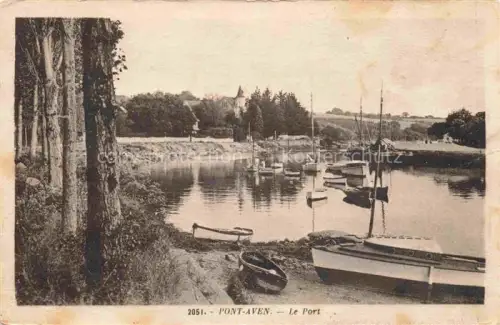 AK / Ansichtskarte Pont-Aven Quimper 29 Finistere Port Hafen Segelboote Fluss Baeume Kirchturm