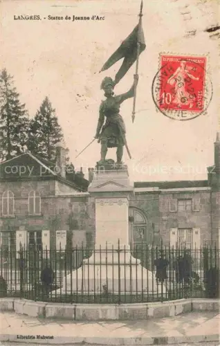 AK / Ansichtskarte LANGRES 52 Haute-Marne Statue-de-Jeanne-d Arc Denkmal Fahne Zaun Gebaeude