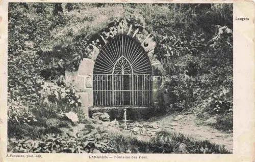 AK / Ansichtskarte LANGRES 52 Haute-Marne Fontaine-des-Fées Quelle Gitter Bogen Felsen Vegetation
