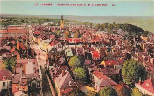 AK / Ansichtskarte LANGRES 52 Haute-Marne Stadtpanorama Daecher Altstadt Strasse Kathedrale Fliegeraufnahme Suedseite