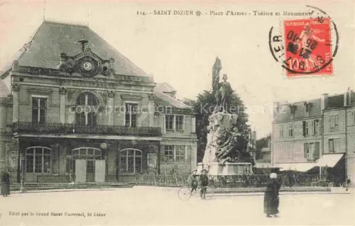 AK / Ansichtskarte SAINT-DIZIER 52 Haute-Marne Place-d Armes Théâtre Monument Denkmal Fahrrad Passanten Uhr