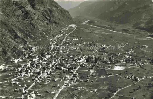 AK / Ansichtskarte Biasca Riviera TI Tal Berge Fluss Dorf Felder Strassen