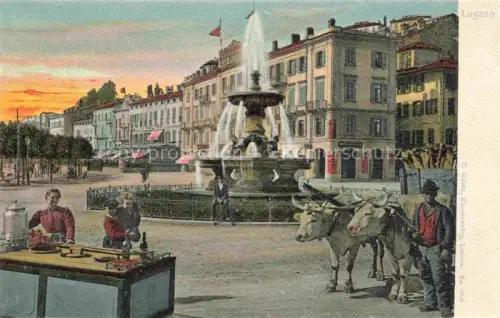 AK / Ansichtskarte LUGANO Lago di Lugano TI Brunnen Fontaene Platz Ochsengespann Strassenverkaeufer Geschaefte Passanten Altstadt