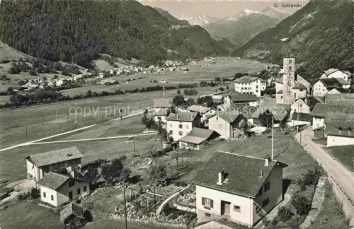 AK / Ansichtskarte Quinto  Leventina TI Ambri-Piotta Gottardo Kirchturm Tal Alpen Wiesen Dorf Haeuser Strasse