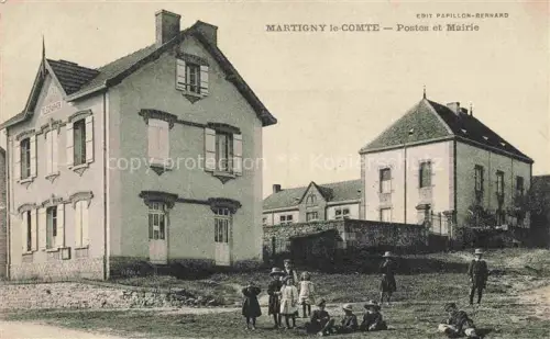 AK / Ansichtskarte Martigny-le-Comte CHAROLLES 71 Saone-et-Loire Postes Mairie Kinder Strassenszene Gebaeude