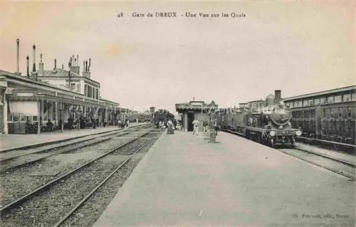 AK / Ansichtskarte DREUX 28 Eure-et-Loir Gare-de-Dreux Quais Bahnhof Dampflok Gleise Bahnsteig Passanten