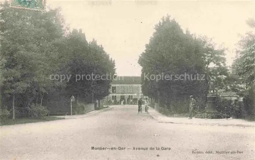 AK / Ansichtskarte Montier-en-Der Saint-Dizier 52 Haute-Marne Avenue-de-la-Gare Allee Bahnhof Denkmal Baeume Passanten