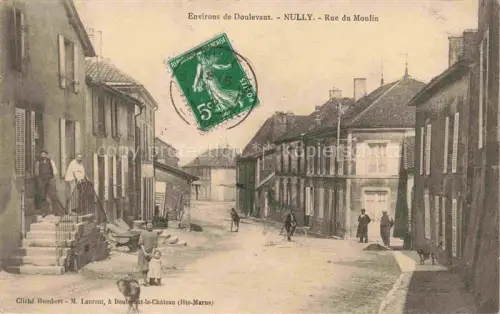 AK / Ansichtskarte Nully Saint-Dizier 52 Haute-Marne Rue-du-Moulin Strassenszene Passanten Fahrrad Dorfstrasse