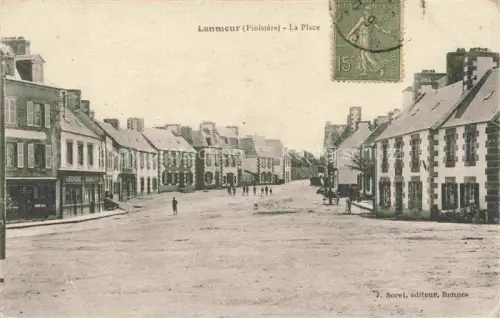 AK / Ansichtskarte Lanmeur Morlaix 29 Finistere Place Stadtplatz Geschaefte Metzgerei Passanten Steinhauser Bretagne