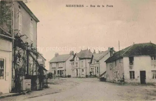 AK / Ansichtskarte Mesvres AUTUN 71 Saone-et-Loire Rue-de-la-Poste Dorfplatz Haeuser Strasse